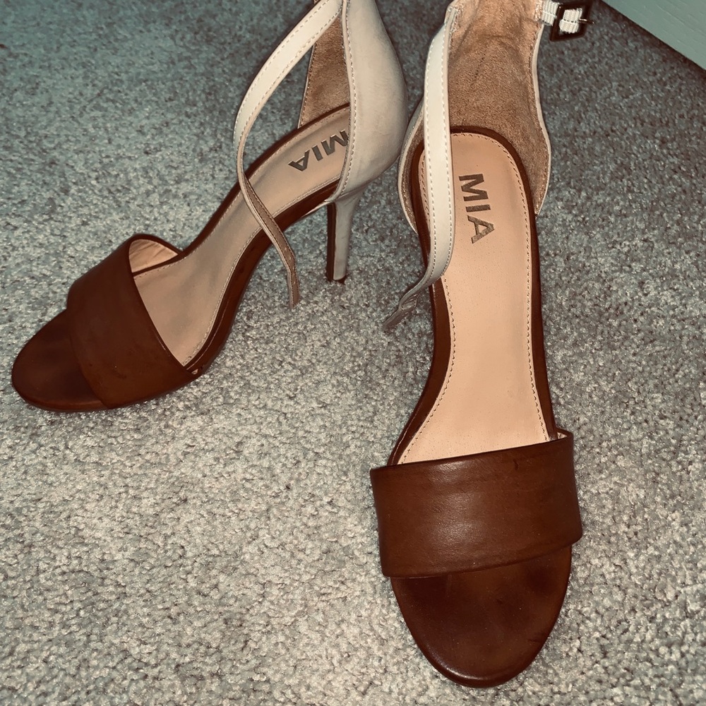 Heels - Picture 2 of 5
